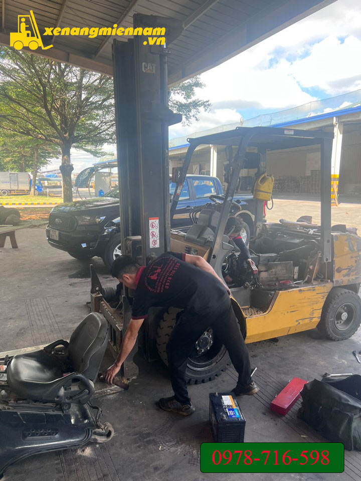 Bảo dưỡng bảo trì xe nâng tại cụm KCN Tân Mỹ, thị xã Tân Uyên, tỉnh Bình Dương