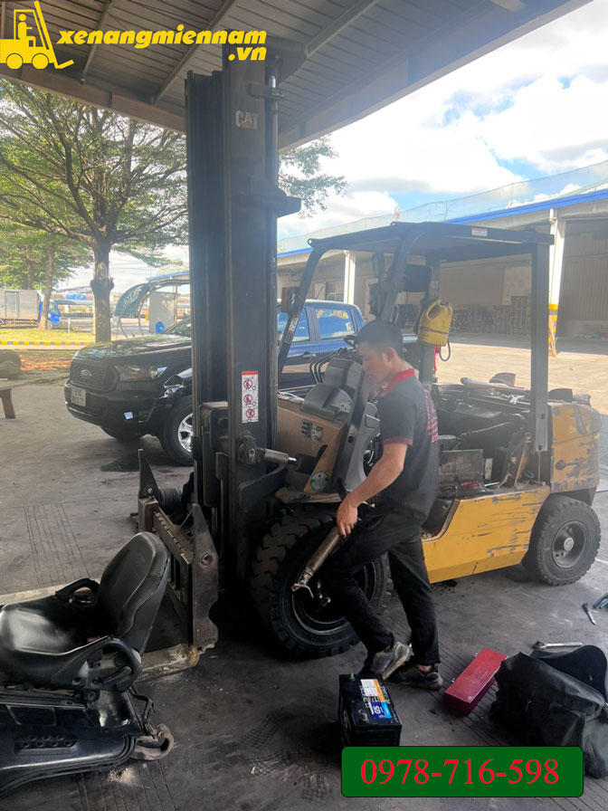 Sửa xe nâng giá rẻ tại cụm KCN Phú Chánh, thị xã Tân Uyên, tỉnh Bình Dương