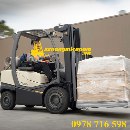 chuyen-sua-chua-bao-tri-xe-nang-crown-gia-re-nhat-4