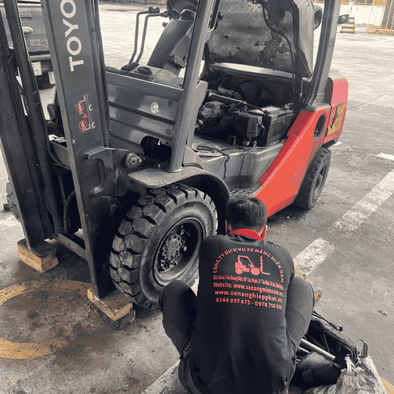 sua-chua-xe-nang-tai-dong-nai-chuyen-nghiep-2