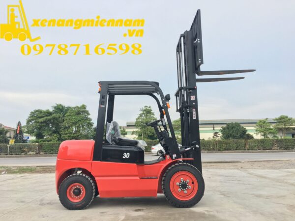 xe-nang-hang-ep-max-3-dong-co-isuzu-3-tan