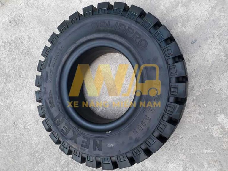 lop-xe-nang-700-12-1