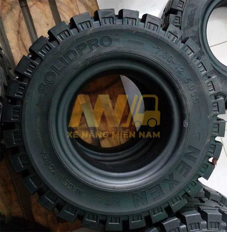 lop-xe-nang-700-12-3