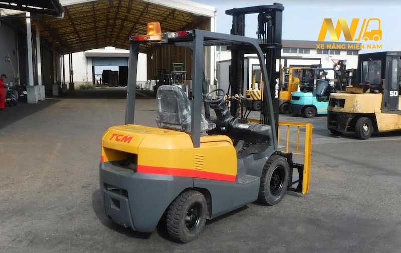 gia-xe-nang-2-5-tan-tcm