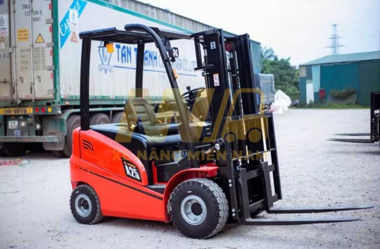 xe-nang-co-duoc-tham-gia-giao-thong-khong