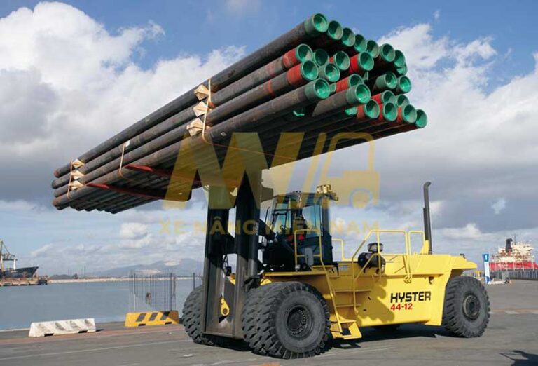 xe-nang-tai-cong-truong-xay-dung