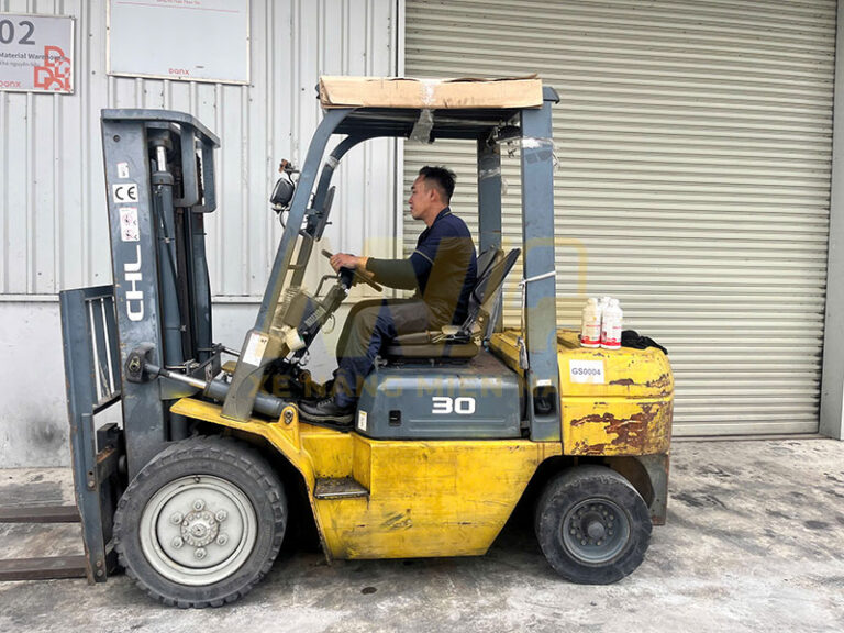 xe-nang-khong-tien-lui-duoc-3