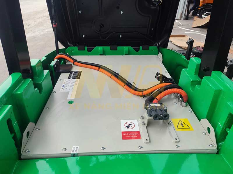 cho-thue-xe-nang-dien-lithium-3