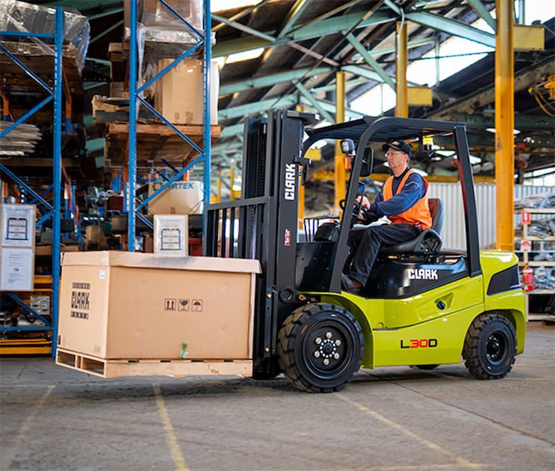 cho-thue-xe-nang-clark