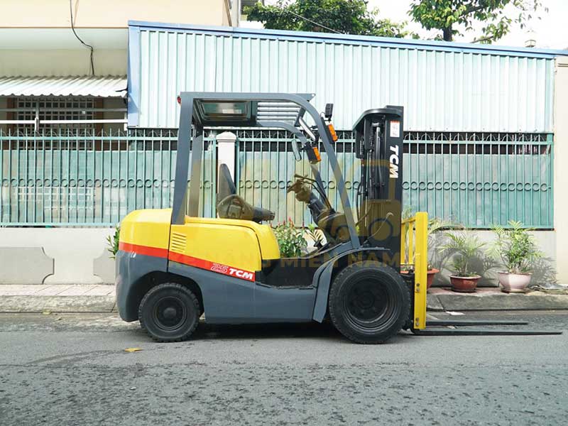 cho-thue-xe-nang-tcm-2