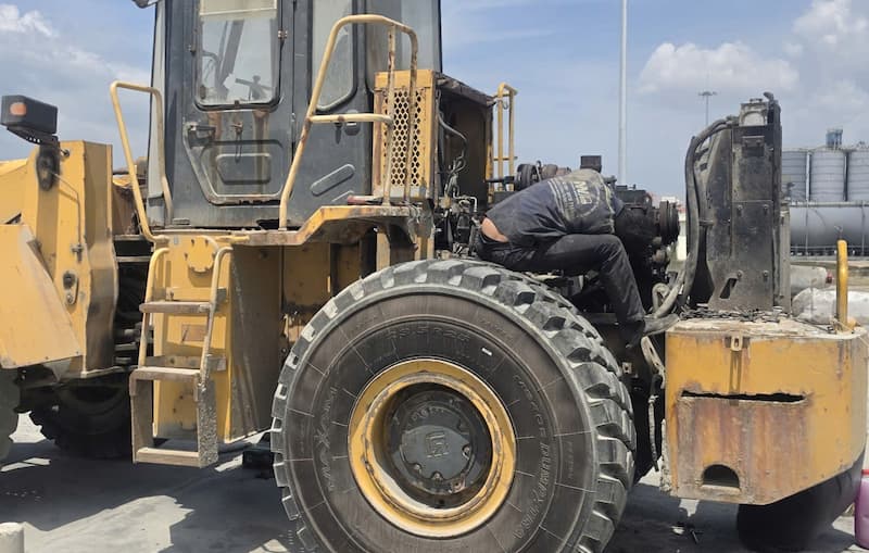 sua-xe-xuc-lat-kobelco