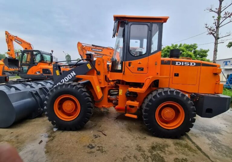 sua-chua-xe-xuc-lat-doosan-1